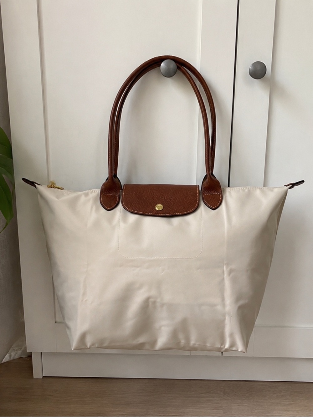Longchamp Cream Tote with Brown Leather Trim - Picture 4 of 4